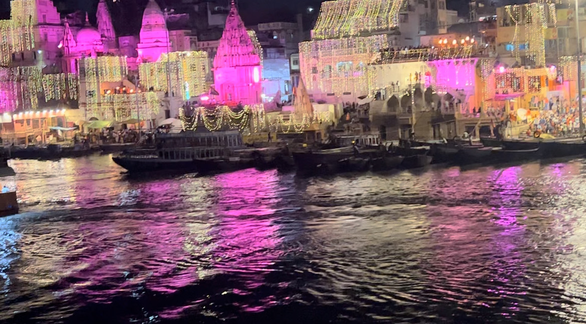Varanasi Ganges.png